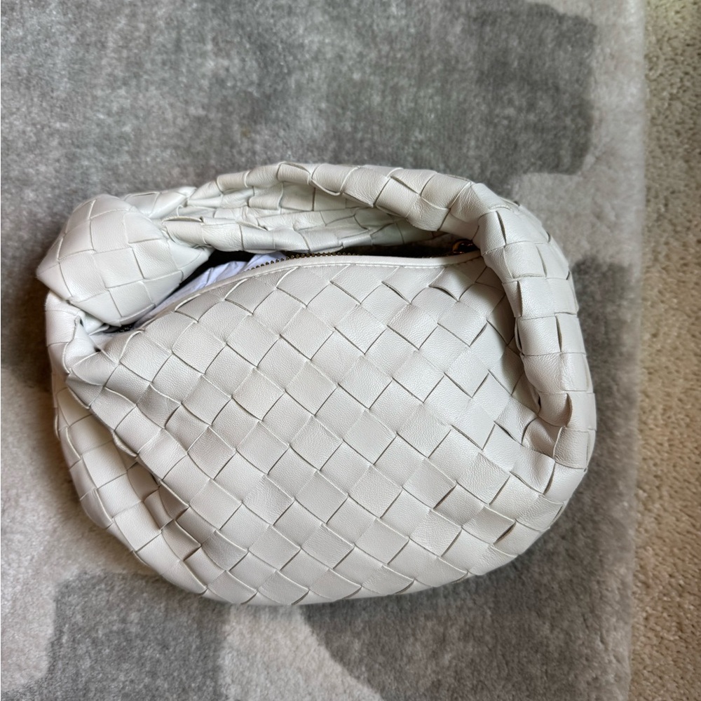 Bottega Veneta Mini Jodie Bag – White Intrecciato Leather - Picture 2 of 4